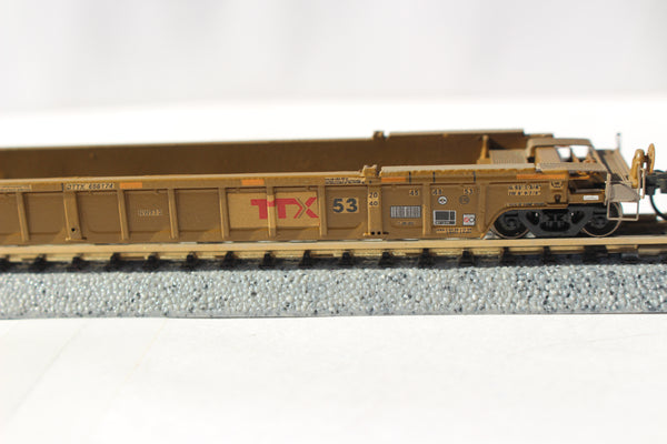 DTTX NSC 53' well car Class NWF13 - 17 Post (W & P) w/stripes, large Red TTX 655174. JTC# 772040