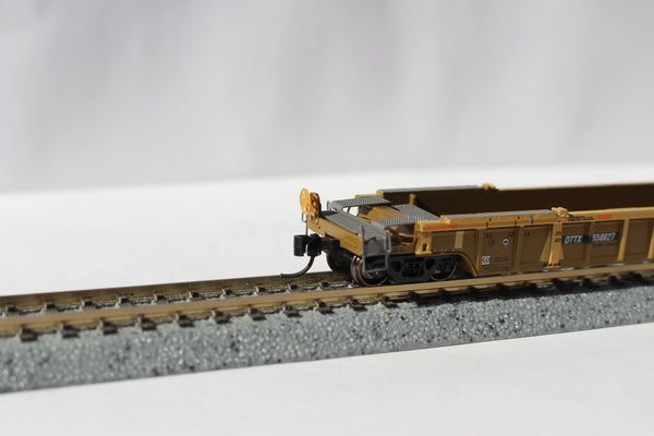 DTTX NSC 53' well car Class NWF13 - 17 Post (W & P) w/stripes, small Red TTX 658627. JTC# 772044