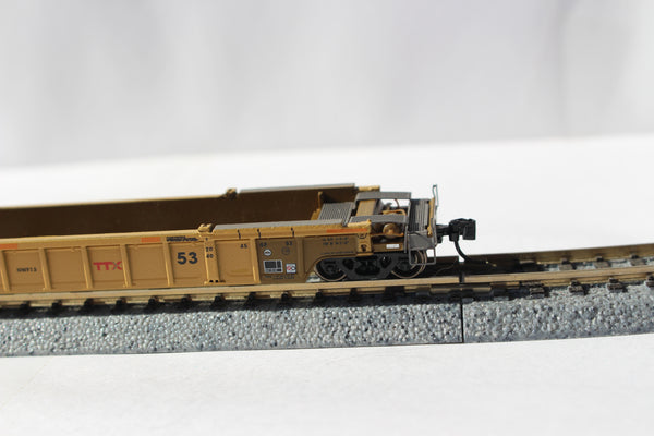 DTTX NSC 53' well car Class NWF13 - 17 Post (W & P) w/stripes, small Red TTX 658627. JTC# 772044