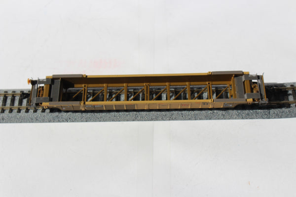 DTTX NSC 53' well car Class NWF13 - 17 Post (W & P) w/stripes, small Red TTX 658627. JTC# 772044
