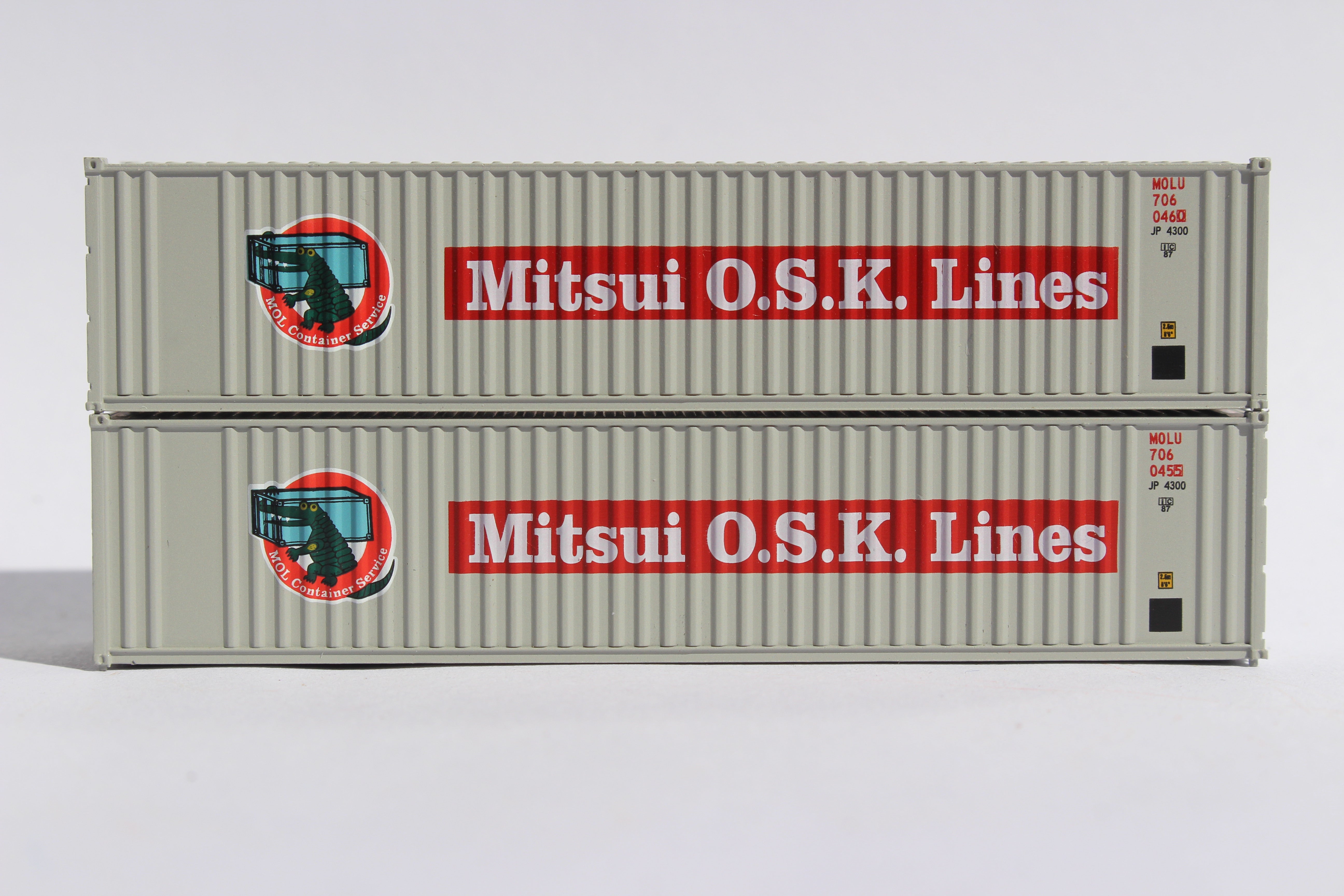 【container】MAISON SPECIAL MA-1 ONE Cherry Blossom Magenta painted 40' HC containers with